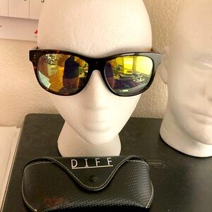 - Diff eyewear MILO mirrored sunglasses